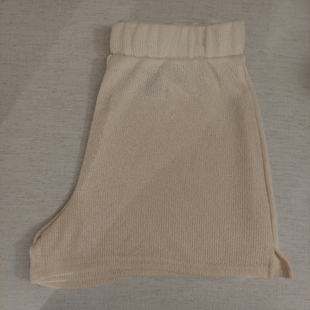Knit Ribbed Cream Shorts